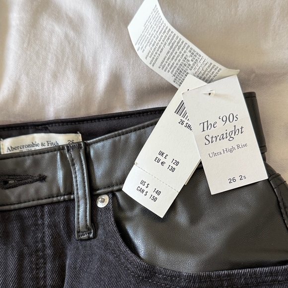 Women’s  Black Jeans - Picture 2 of 4